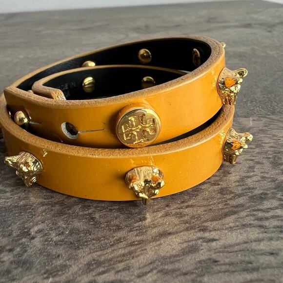Tory Burch Mustard Yellow Gold Tone Fox Head Wrap Leather Bracelet - Picture 2 of 6